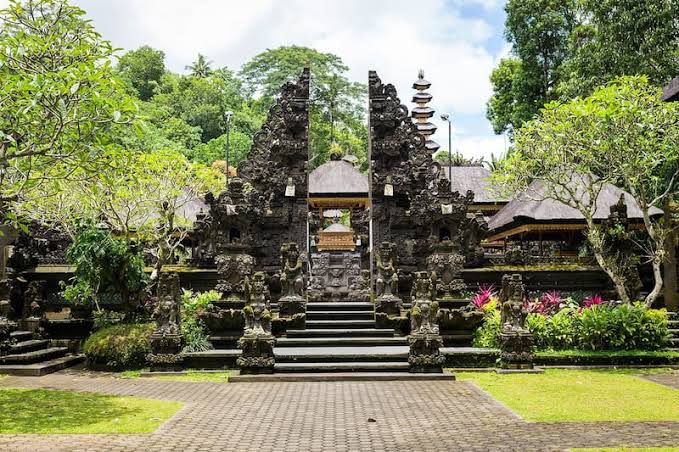 Sacred Balinese Temples - photo 9